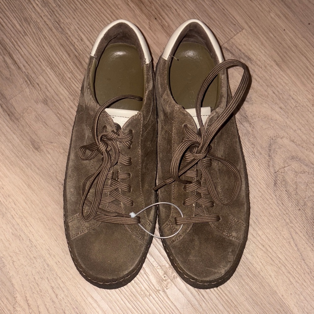 Vince fulton suede Stylish Men's Brown Sneakers size 8